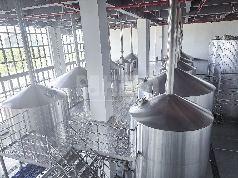 東北日產10噸精釀啤酒廠投資一站式解決方案-大型精釀啤酒廠